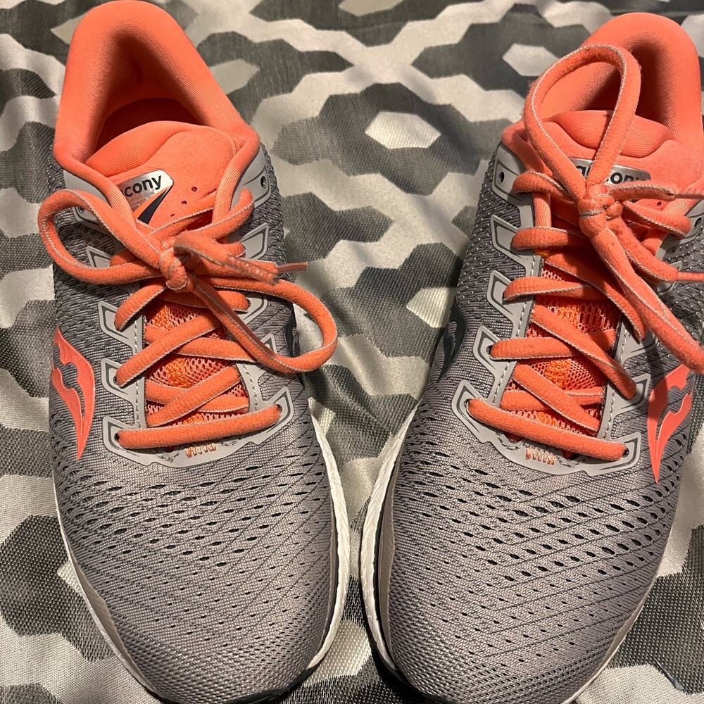Saucony woman’s running shoes Formfit